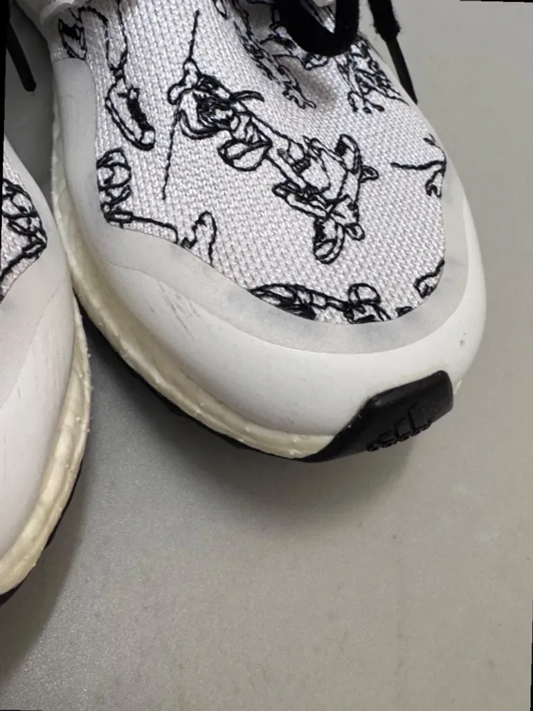 Adidas Ultra Boost Disney Goofy bike d'occasion — image 9 sur 14
