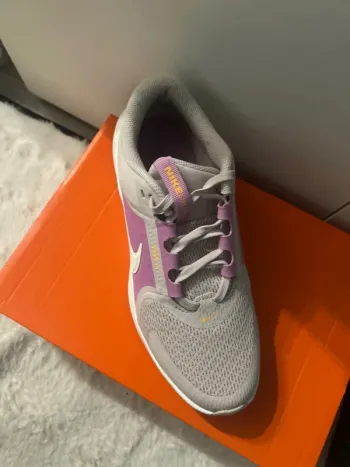 Nike Chaussures bike usato — immagine 2 di 5