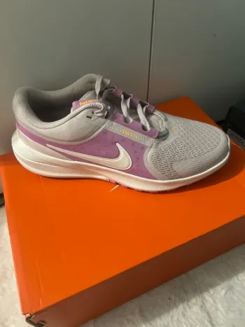 Used Nike Chaussures Running Shoes