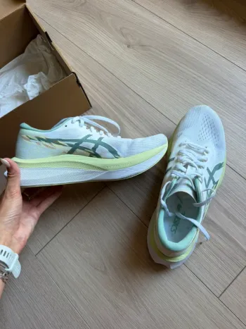 Tweedehands Asics Magic Speed bike — afbeelding 5 van 5