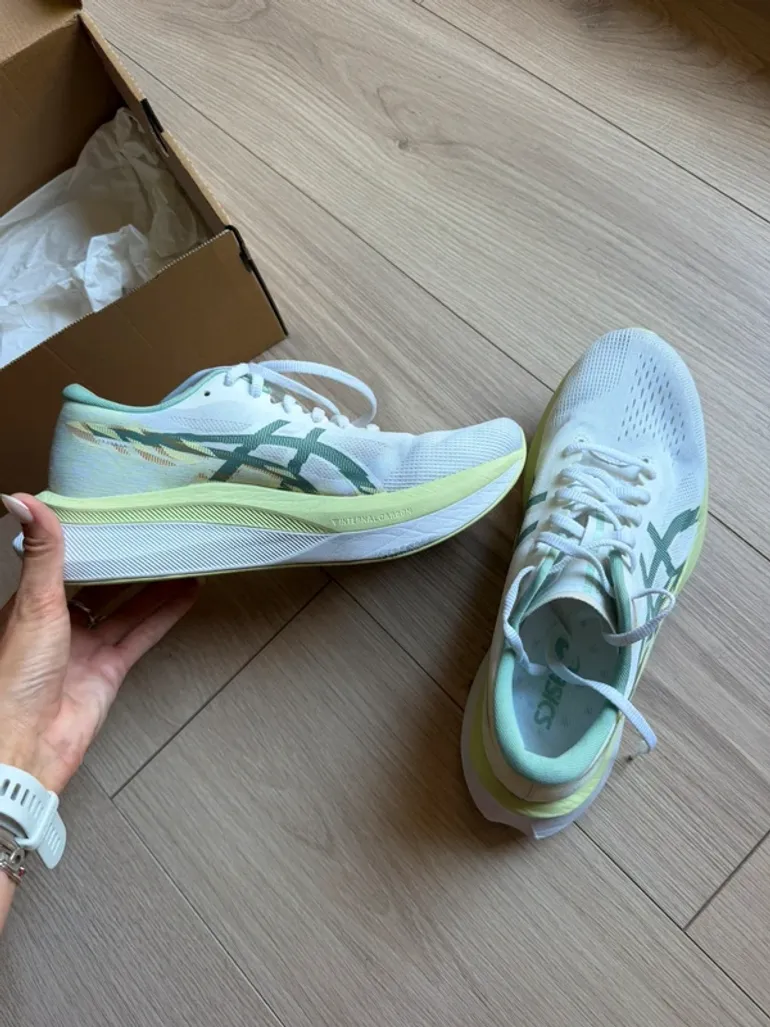 Tweedehands Asics Magic Speed bike — afbeelding 5 van 5