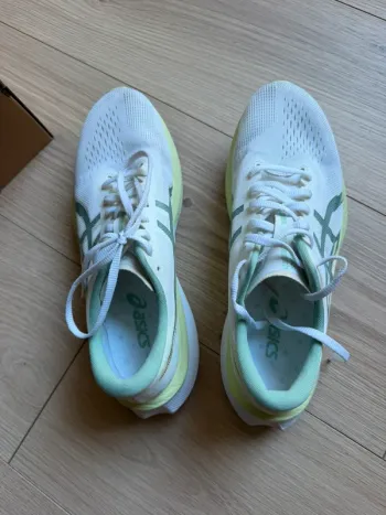 Tweedehands Asics Magic Speed bike — afbeelding 4 van 5
