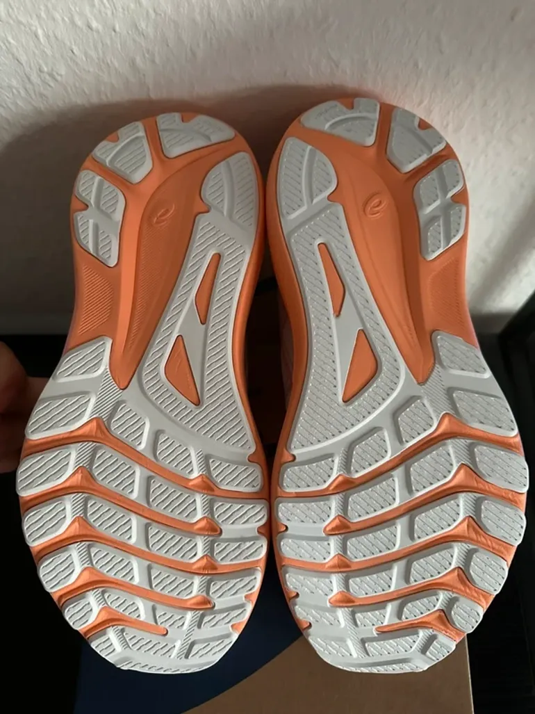 Used Asics GT-1000 13 bike — image 2 of 4