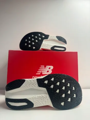 New Balance FuelCell Rebel v5 bike d'occasion — image 2 sur 3