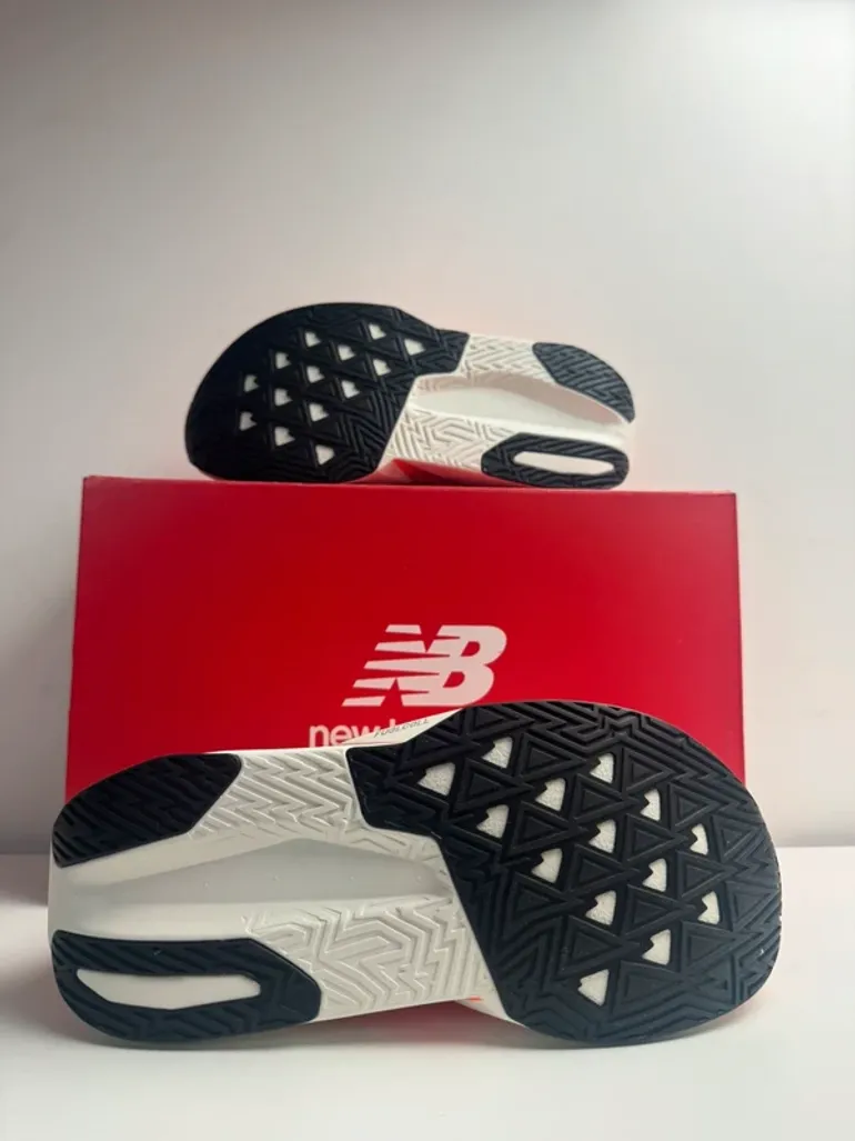 New Balance FuelCell Rebel v5 bike d'occasion — image 2 sur 3