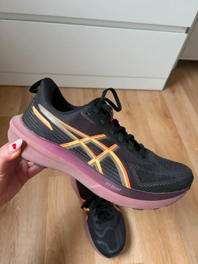 Used Asics GT-1000 14 bike — image 3 of 6