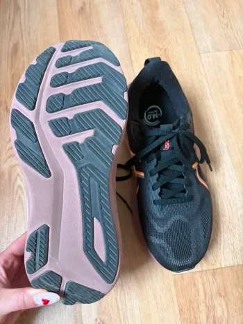 Used Asics GT-1000 14 bike — image 4 of 6