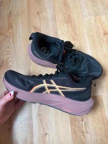 Used Asics GT-1000 14 bike — image 5 of 6