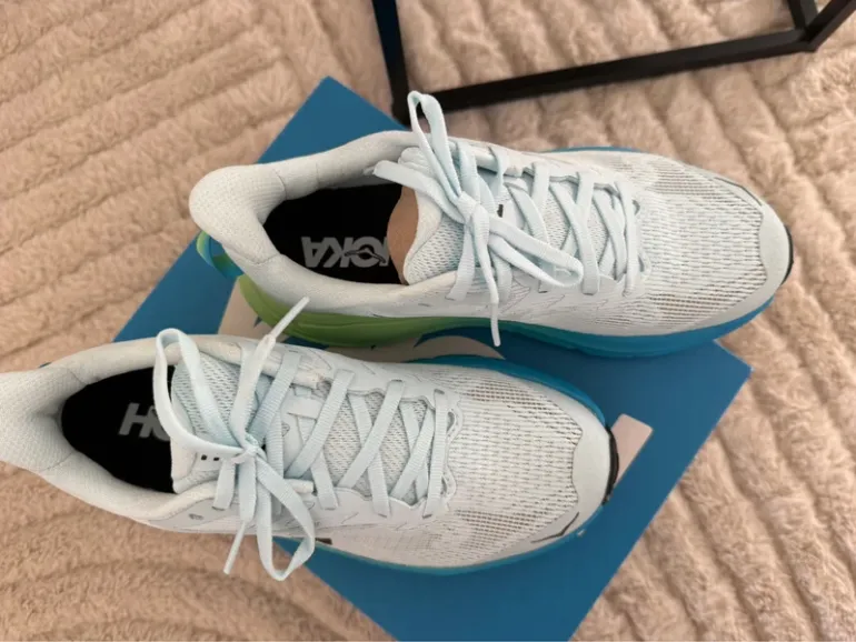 Used Hoka Challenger 8 bike — image 2 of 5