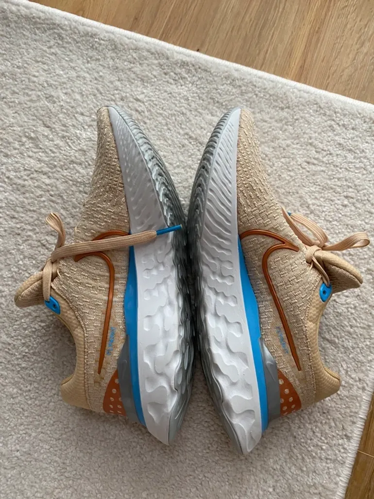 Used Nike React Infinity Run Flyknit 3 bike — image 3 of 11