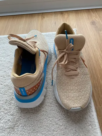 Used Nike React Infinity Run Flyknit 3 bike — image 6 of 11