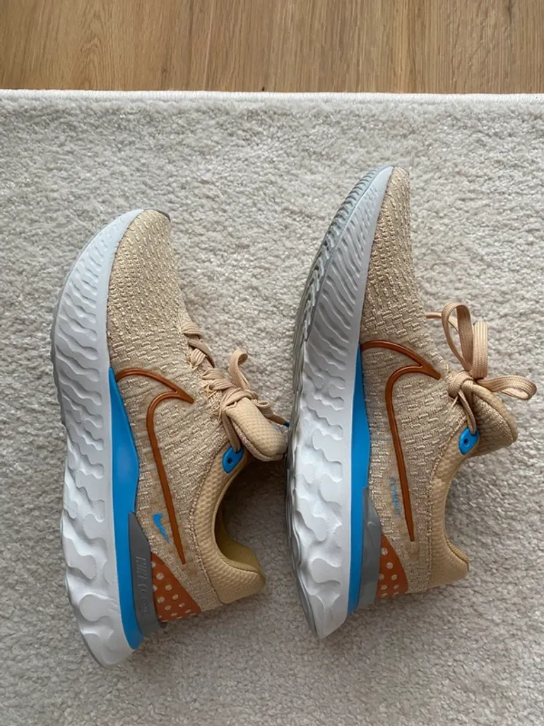 Used Nike React Infinity Run Flyknit 3 bike — image 5 of 11