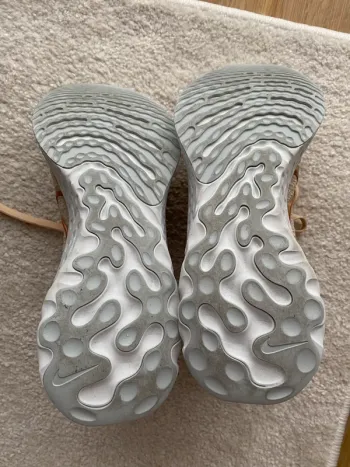 Used Nike React Infinity Run Flyknit 3 bike — image 4 of 11