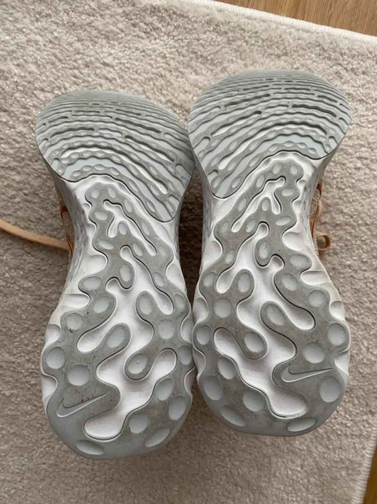 Used Nike React Infinity Run Flyknit 3 bike — image 4 of 11