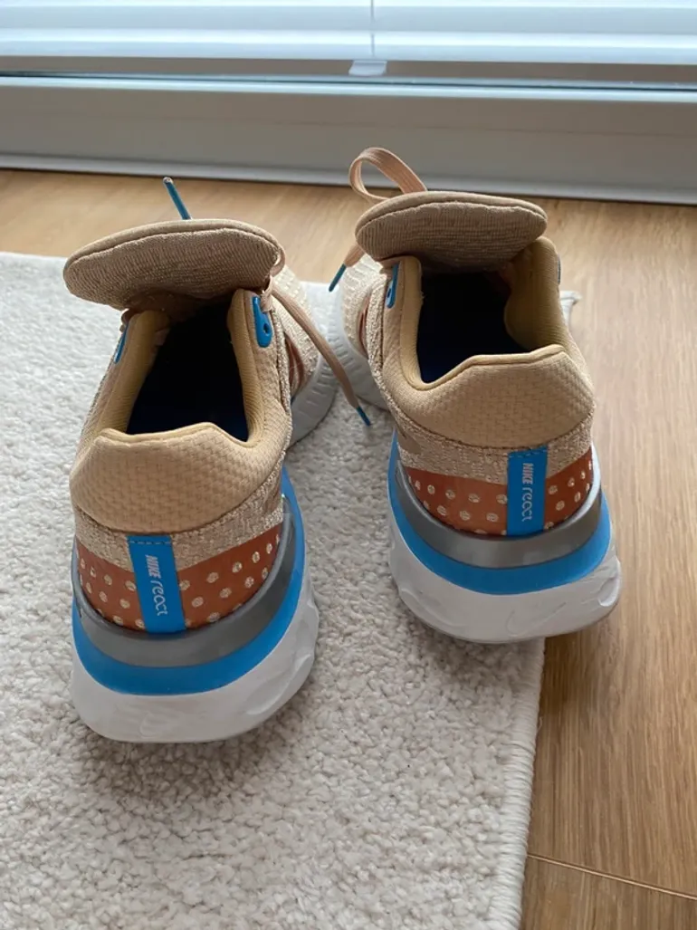 Used Nike React Infinity Run Flyknit 3 bike — image 2 of 11
