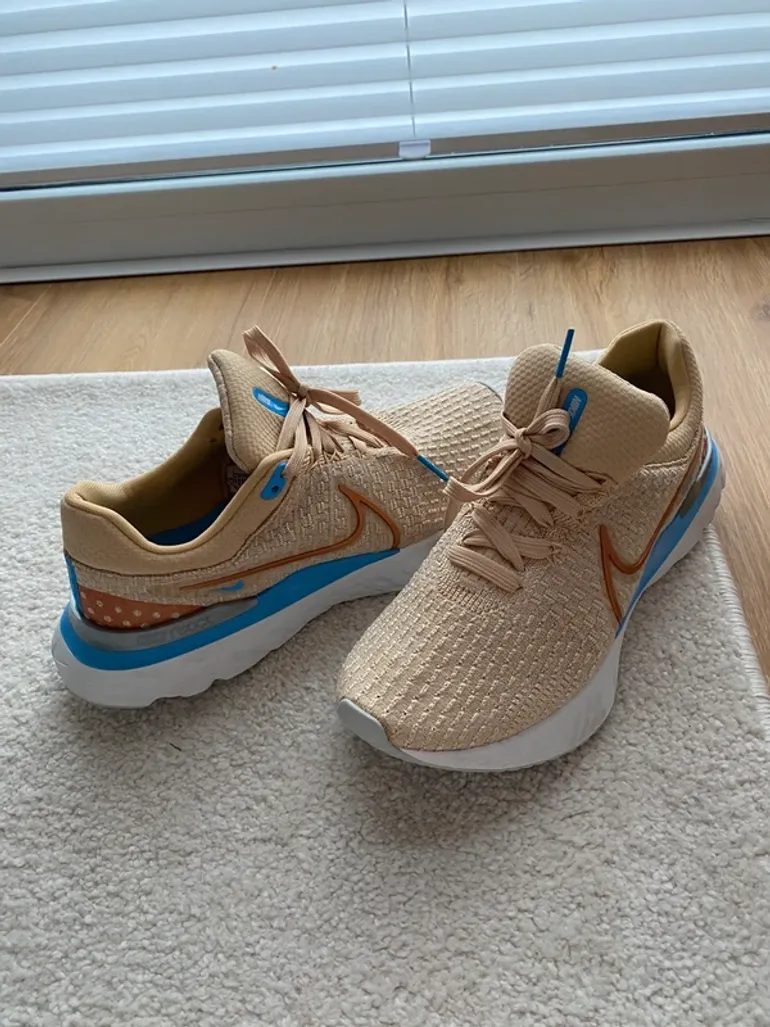 Used Nike React Infinity Run Flyknit 3 bike — image 7 of 11