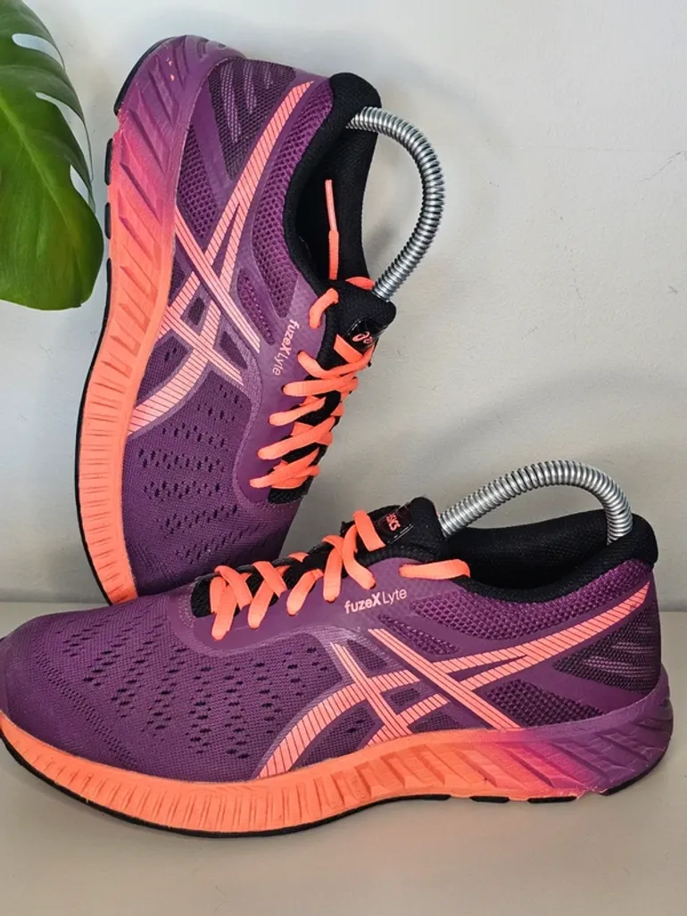 Used Asics FuzeX Lyte bike — image 3 of 11