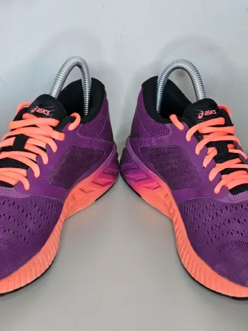 Used Asics FuzeX Lyte bike — image 5 of 11