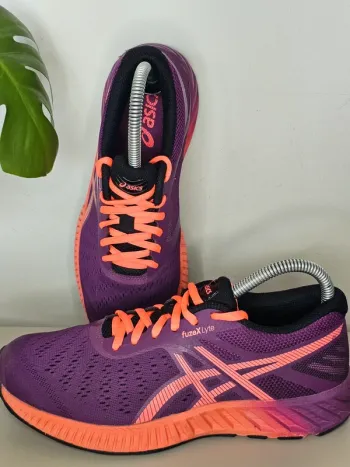 Used Asics FuzeX Lyte bike — image 4 of 11
