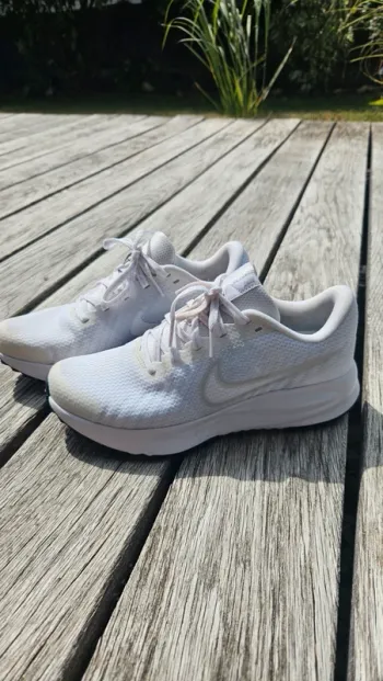 Brugt Nike Run Defy bike — billede 4 af 4