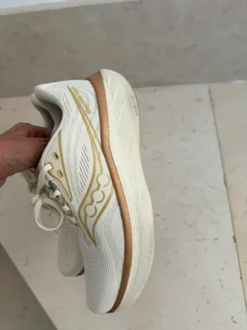 Used Saucony Ride 18 bike — image 6 of 9