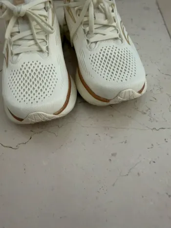 Used Saucony Ride 18 bike — image 7 of 9