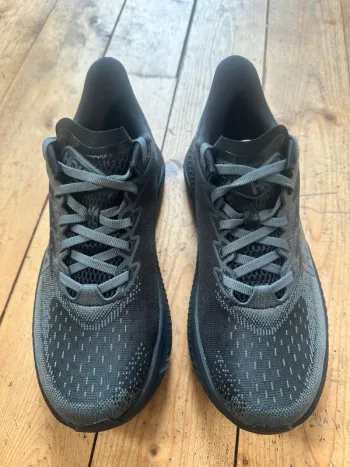 Used Ideal Mach 6 Running Shoes
