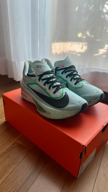 Used Nike Zoom Fly 6 bike — image 2 of 8