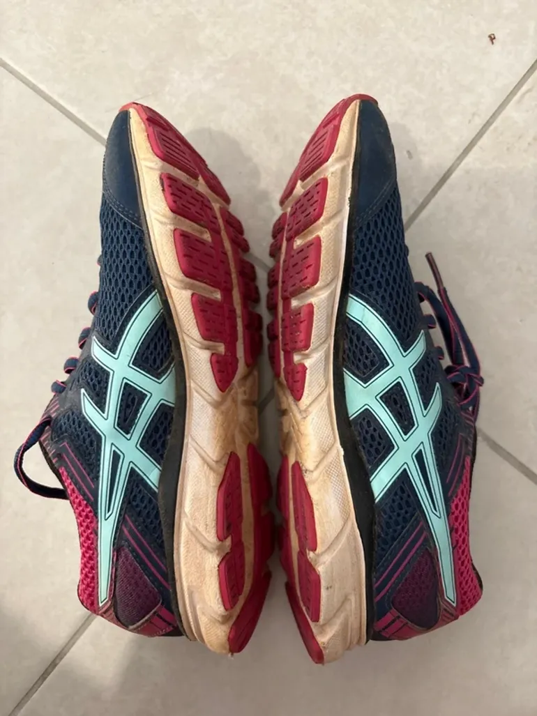 Tweedehands Asics Gel Contend 4 bike — afbeelding 3 van 6