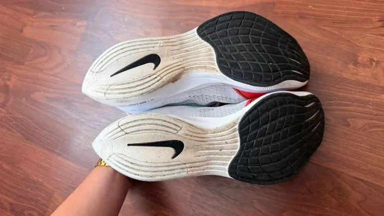 Used Nike ZoomX Vaporfly NEXT% 2 bike — image 4 of 4