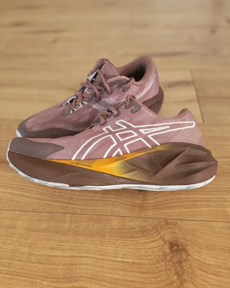 Asics Running Shoes bike usato — immagine 2 di 7