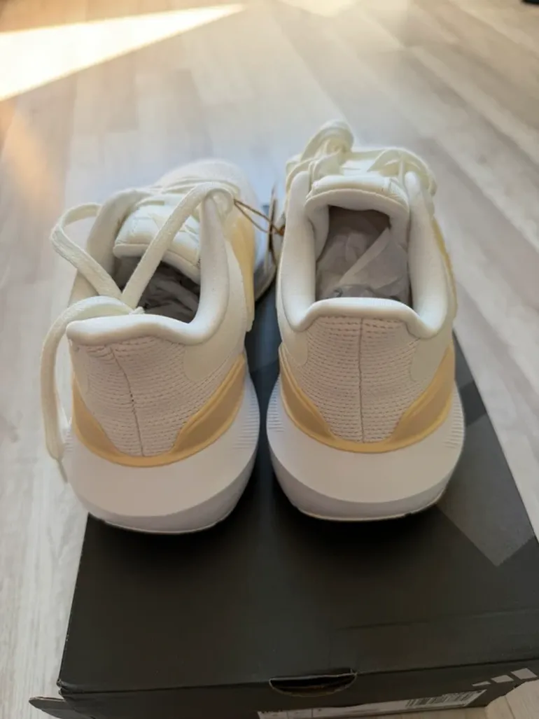 Adidas Ultrabounce bike usato — immagine 4 di 8