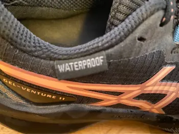 Used Asics Gel Venture 11 bike — image 5 of 8