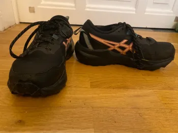 Used Asics Gel Venture 11 Running Shoes