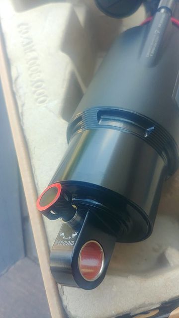 Tweedehands RockShox Vivid Base 2025 bike — afbeelding 4 van 4