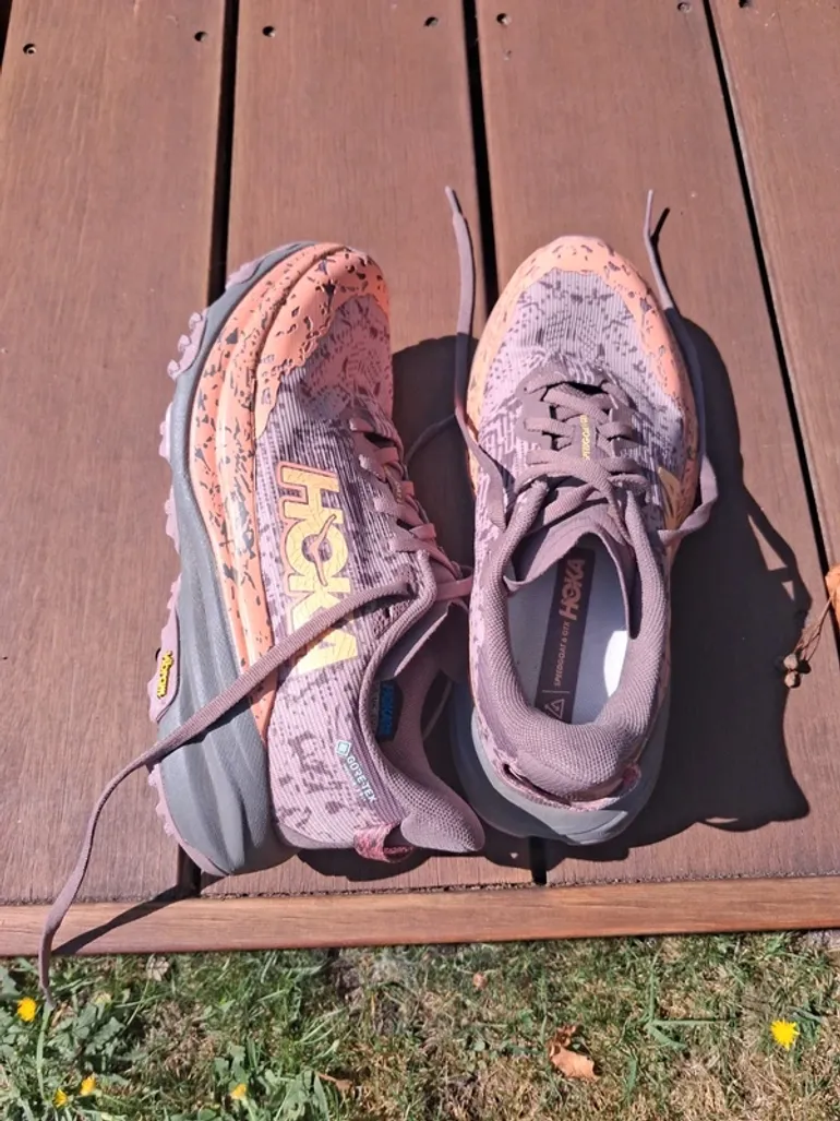 Used Hoka Speedgoat 6 GTX bike — image 15 of 18