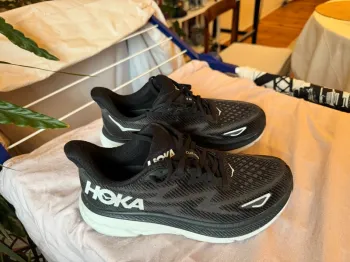 Used Hoka Clifton 9 Running Shoes