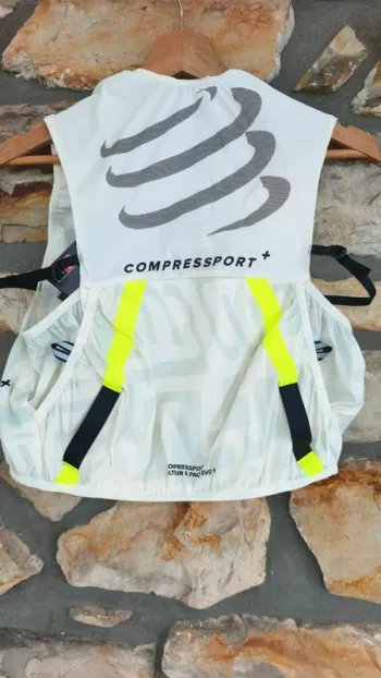 Brugt Compressport UltRun Pack Evo10 bike — billede 7 af 13