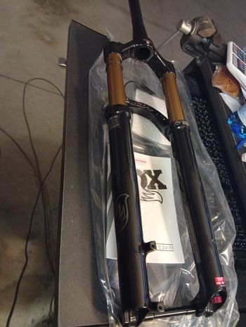 Brugt Fox 34 Live factory bike — billede 9 af 16
