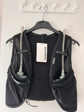 Použité Salomon Active Skin 8 Set Running Accessories