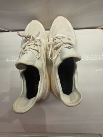 Used Adidas Ultraboost 5 GTX bike — image 9 of 11