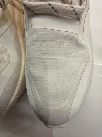 Used Adidas Ultraboost 5 GTX bike — image 3 of 11