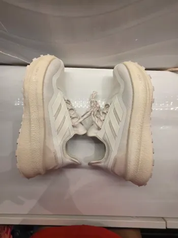 Used Adidas Ultraboost 5 GTX bike — image 6 of 11