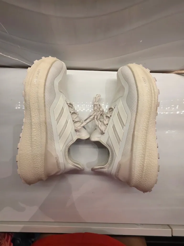 Used Adidas Ultraboost 5 GTX bike — image 6 of 11