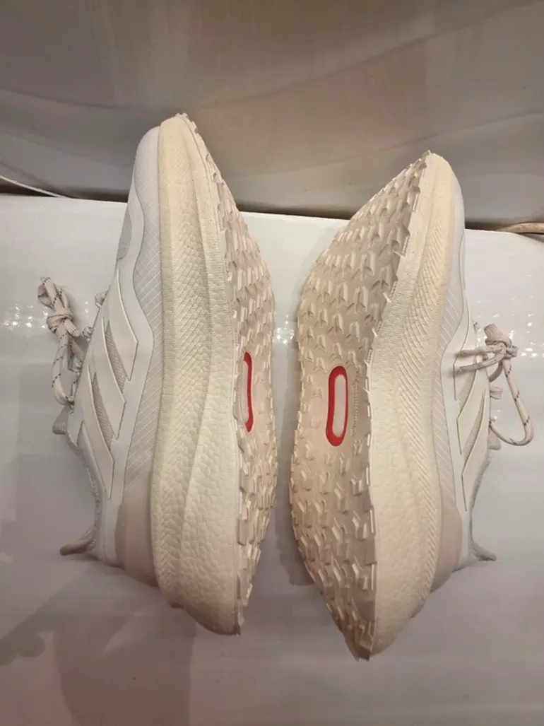 Used Adidas Ultraboost 5 GTX bike — image 5 of 11