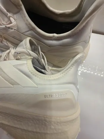 Used Adidas Ultraboost 5 GTX bike — image 8 of 11