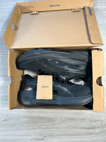 Used New Balance Asics Gel Kayano 30 bike — image 7 of 7
