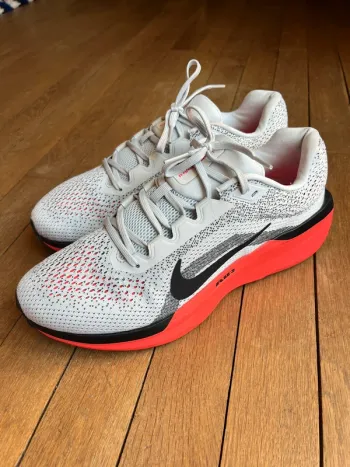 Used Nike Air Winflow 11 Running Shoes