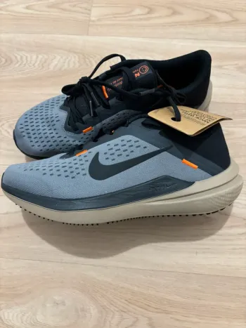 Used Nike Air Winflo 10 Running Shoes