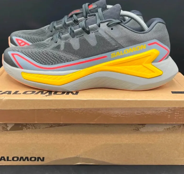 Used Salomon Running Shoes bike — image 2 of 5